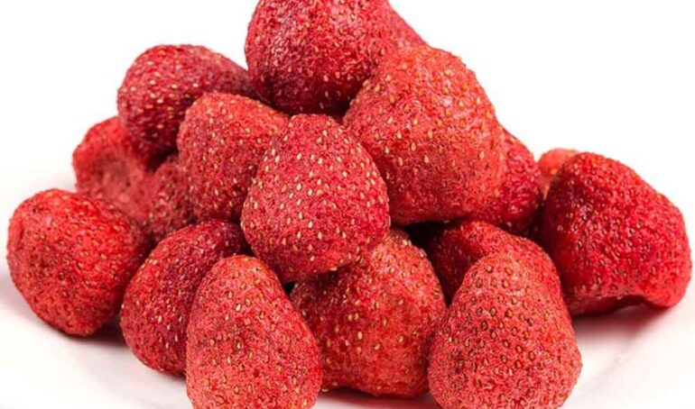 dâu sấy giòn - món ăn từ rau củ - phương pháp sống khỏe - Đặc Sản Đà Lạt - https://dalatfarm.net/