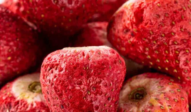 dâu sấy giòn Đà Lạt - món ăn từ rau củ - phương pháp sống khỏe - Đặc Sản Đà Lạt - https://dalatfarm.net/