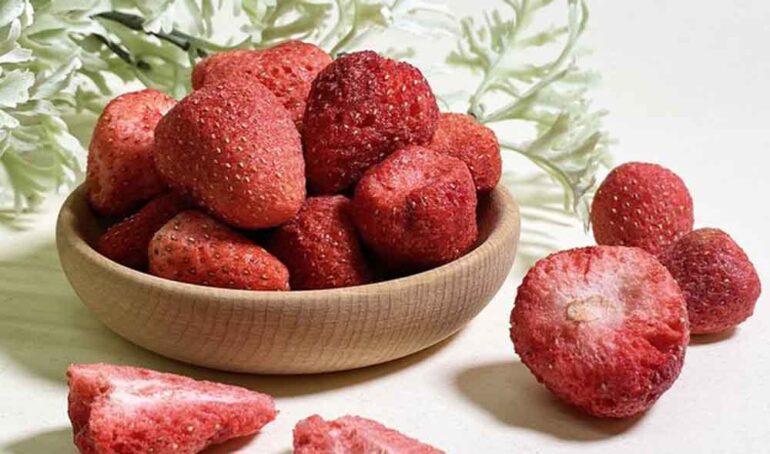 dâu tây sấy không đường - món ăn từ rau củ - phương pháp sống khỏe - Đặc Sản Đà Lạt - https://dalatfarm.net/