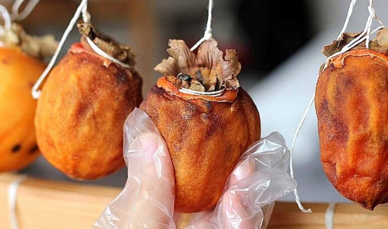 hồng khô treo gió Đà Lạt - món ăn từ rau củ - phương pháp sống khỏe - Đặc Sản Đà Lạt - https://dalatfarm.net/